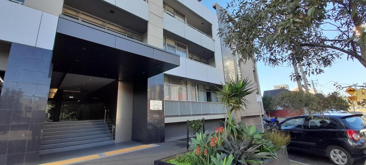 Beautiful Apartment 100Mts Near The Beach In Port Melbourne Exterior photo